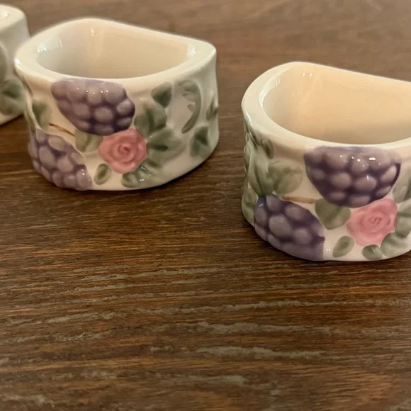 Pfaltzgraff Grapevine Ceramic Napkin Rings Set of 4 Floral Grape Design Vintage - Picture 6 of 7